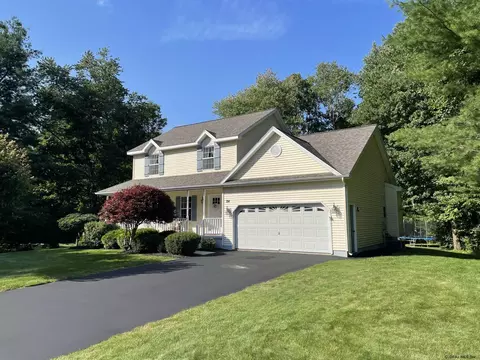 24 Willowbrook Ter, Halfmoon, NY 12065 photo 3