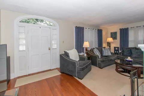 1918 Osterlitz Ave, Schenectady, NY 12306 photo 3