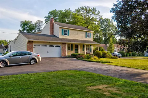 3286 E Old State Rd, Schenectady, NY 12303 photo 3