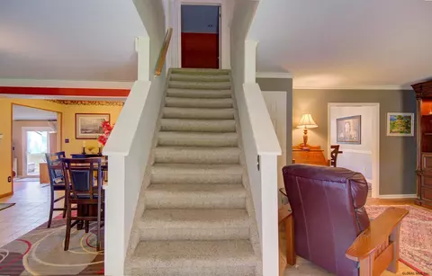 3286 E Old State Rd, Schenectady, NY 12303 photo 8