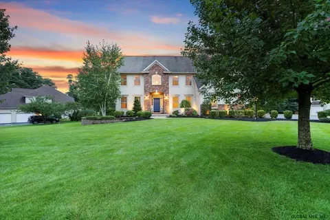 14 Devonshire Way, Halfmoon, NY 12065 photo 3