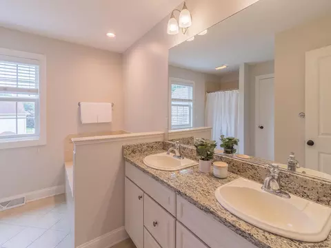 14 Devonshire Way, Halfmoon, NY 12065 photo 35