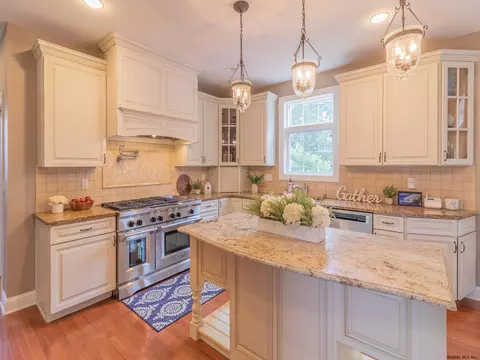 14 Devonshire Way, Halfmoon, NY 12065 photo 11