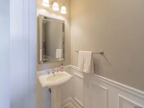 14 Devonshire Way, Halfmoon, NY 12065 photo 51
