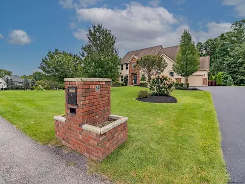 14 Devonshire Way, Halfmoon, NY 12065 photo 65