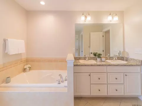 14 Devonshire Way, Halfmoon, NY 12065 photo 39