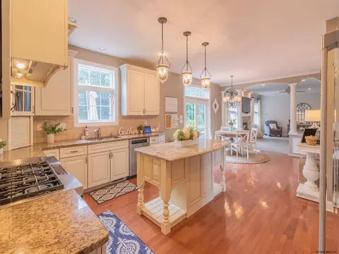 14 Devonshire Way, Halfmoon, NY 12065 photo 10