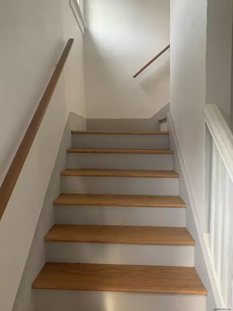 1102 Keyes Ave, Schenectady, NY 12309 photo 9