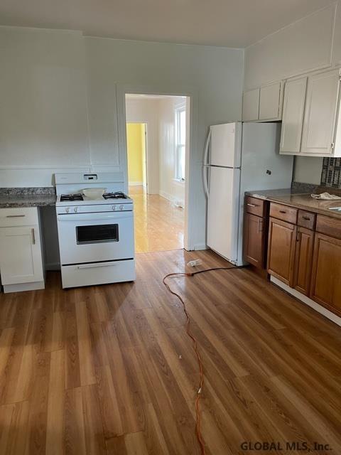 419 Schenectady St, Schenectady, NY 12307 photo 4
