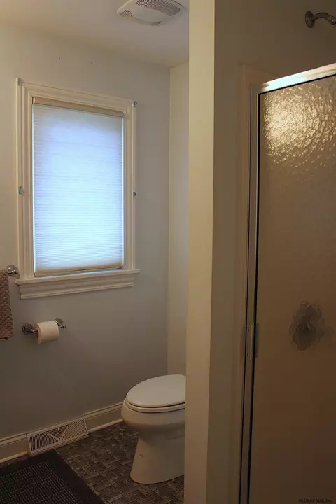 202 Shereen Ct, Schenectady, NY 12304 photo 13