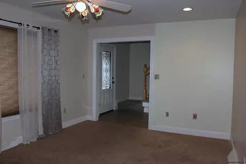 202 Shereen Ct, Schenectady, NY 12304 photo 29