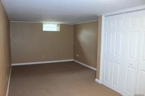 202 Shereen Ct, Schenectady, NY 12304 photo 27