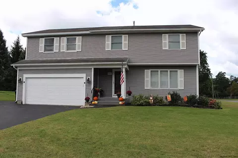 202 Shereen Ct, Schenectady, NY 12304 photo 1
