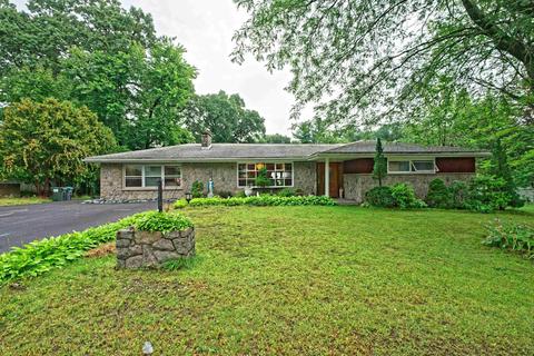19 Farmingdale Rd, Latham, NY 12110 photo 1