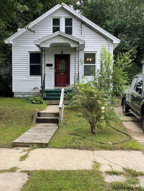 2014 Hugh St, Schenectady, NY 12306 photo 2