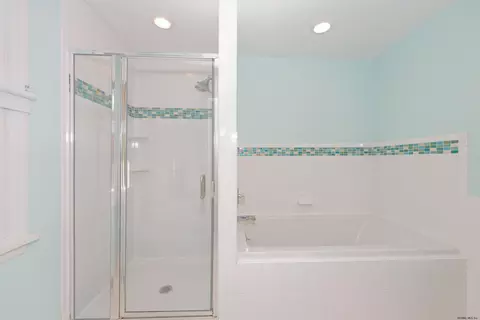 35 Windsor Ct, Delmar, NY 12054 photo 30