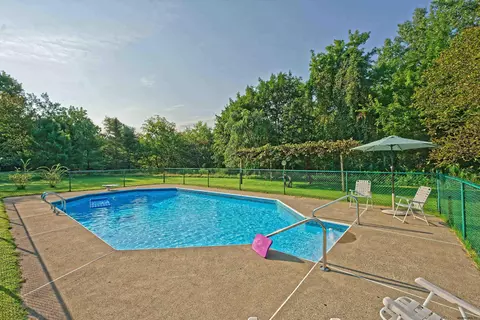 35 Windsor Ct, Delmar, NY 12054 photo 42