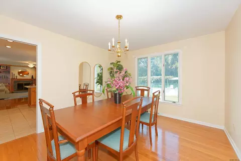 35 Windsor Ct, Delmar, NY 12054 photo 12