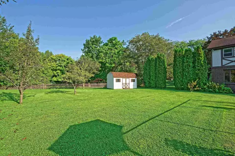 35 Windsor Ct, Delmar, NY 12054 photo 46
