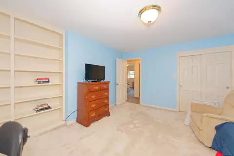 35 Windsor Ct, Delmar, NY 12054 photo 34