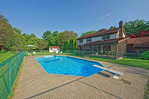35 Windsor Ct, Delmar, NY 12054 photo 41