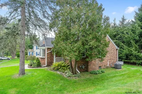 243 Eastholm Rd, Schenectady, NY 12304 photo 18