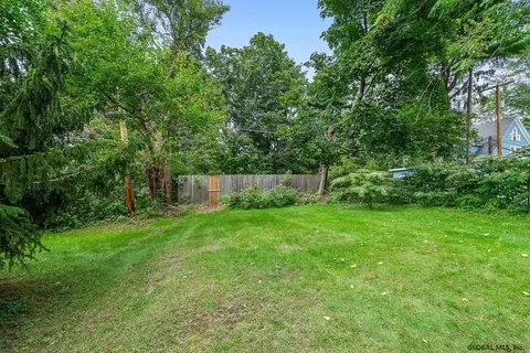 243 Eastholm Rd, Schenectady, NY 12304 photo 17