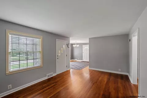 243 Eastholm Rd, Schenectady, NY 12304 photo 46
