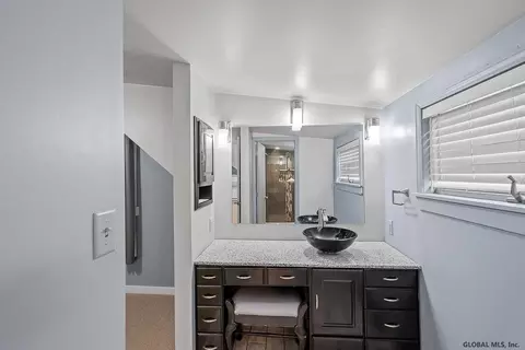 243 Eastholm Rd, Schenectady, NY 12304 photo 54