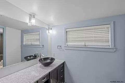 243 Eastholm Rd, Schenectady, NY 12304 photo 51