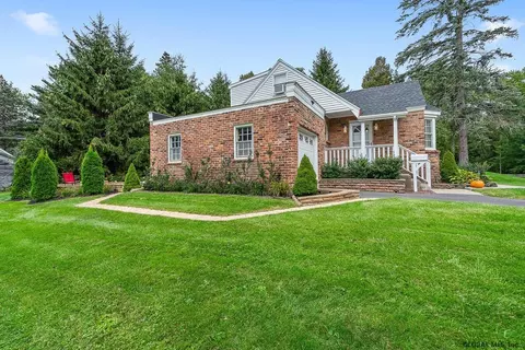 243 Eastholm Rd, Schenectady, NY 12304 photo 7