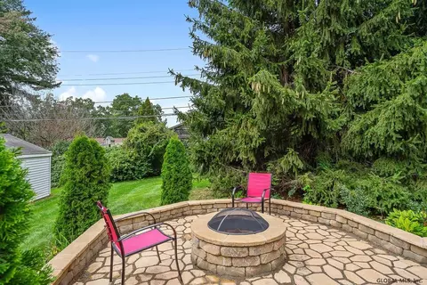 243 Eastholm Rd, Schenectady, NY 12304 photo 9