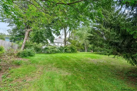 243 Eastholm Rd, Schenectady, NY 12304 photo 15