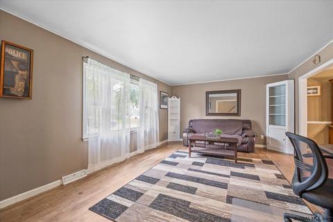 65 Fairlawn Dr, Selkirk, NY 12158 photo 6