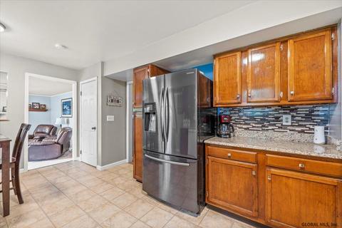 65 Fairlawn Dr, Selkirk, NY 12158 photo 10