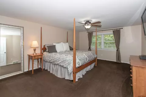 15 Aspen, Slingerlands, NY 12159 photo 24
