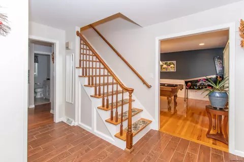 15 Aspen, Slingerlands, NY 12159 photo 4