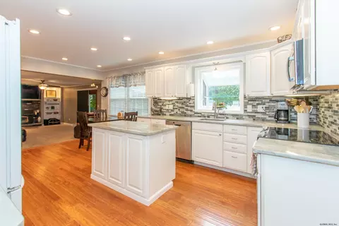 15 Aspen, Slingerlands, NY 12159 photo 14