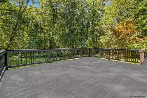 24 Brookview Dr, Schenectady, NY 12303 photo 39