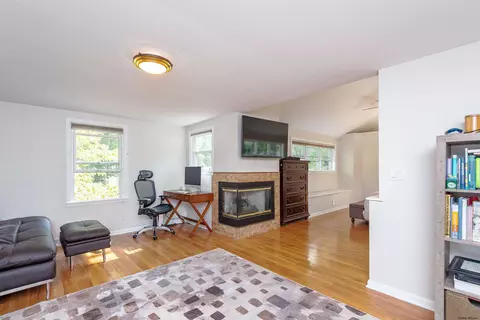 24 Longwood Dr, Delmar, NY 12054 photo 24
