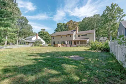 24 Longwood Dr, Delmar, NY 12054 photo 37