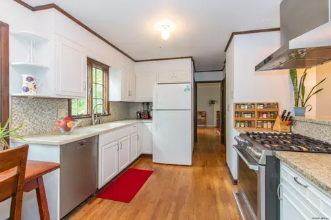 108 Devon Rd, Delmar, NY 12054 photo 10