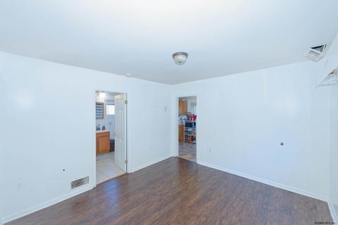 8 Jackson Pl, Schenectady, NY 12308 photo 19