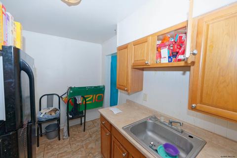 8 Jackson Pl, Schenectady, NY 12308 photo 8