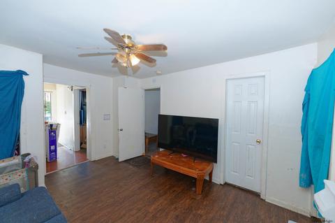 8 Jackson Pl, Schenectady, NY 12308 photo 4