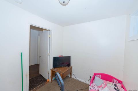 8 Jackson Pl, Schenectady, NY 12308 photo 9