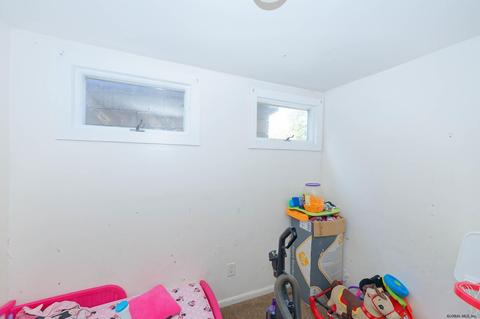 8 Jackson Pl, Schenectady, NY 12308 photo 13