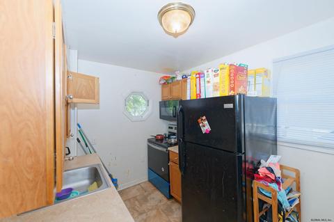 8 Jackson Pl, Schenectady, NY 12308 photo 6