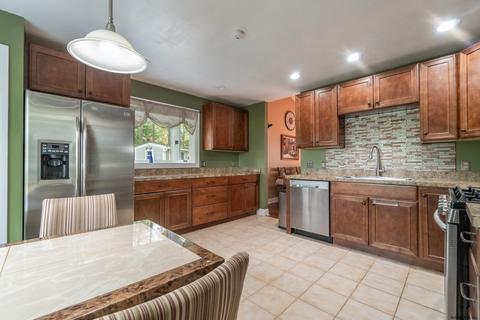 26 Carr Rd, Saratoga Springs, NY 12866 photo 9