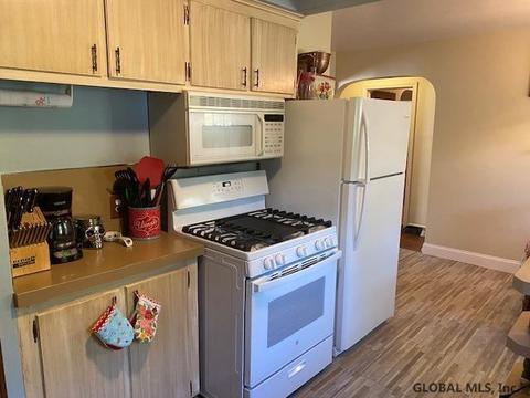 44 Jackson Ave, Schenectady, NY 12304 photo 12